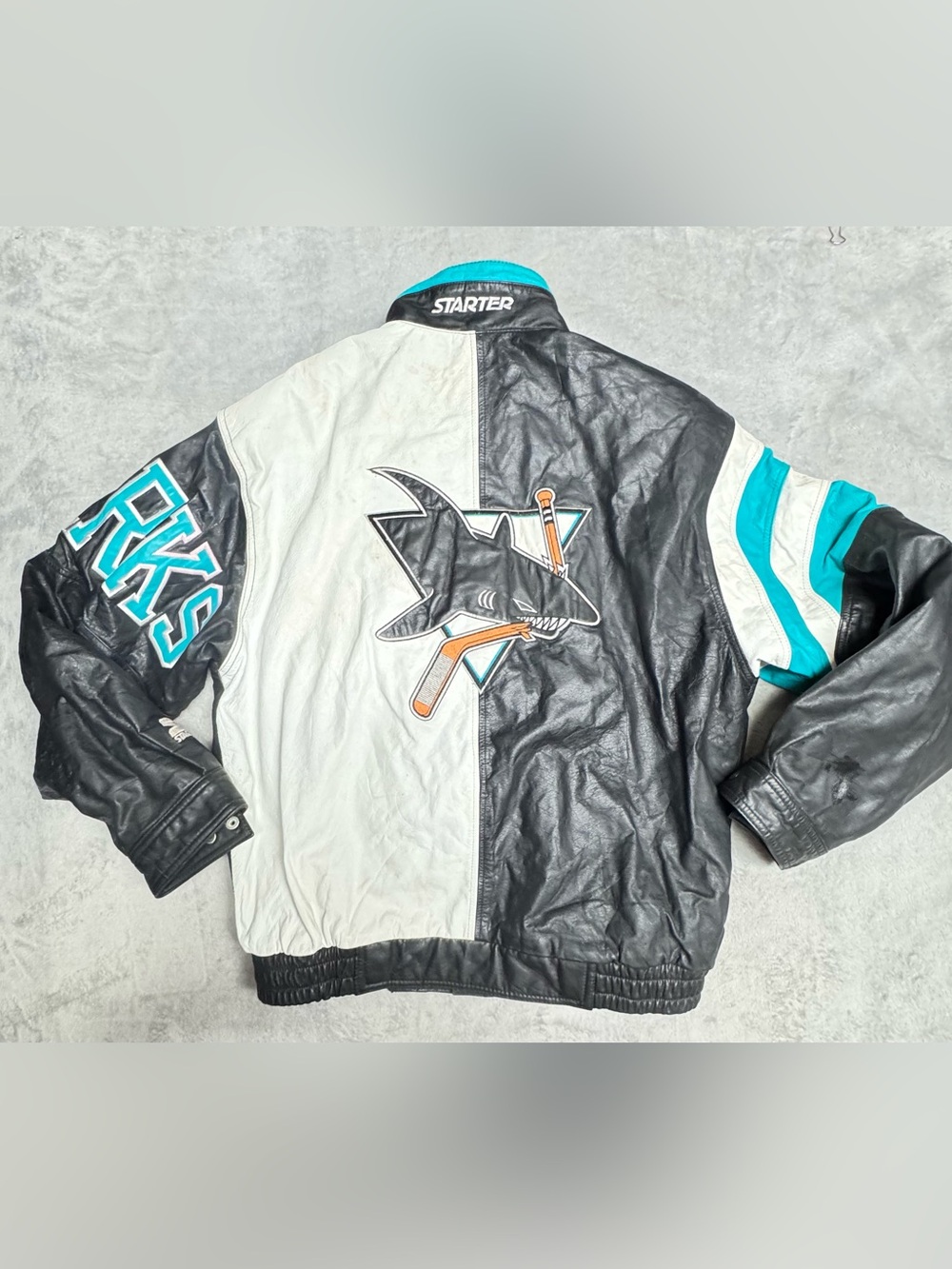 🔥🚨Rare Vintage 90’s Genuine Leather San Jose Sharks Jacket Size L. Back Logo